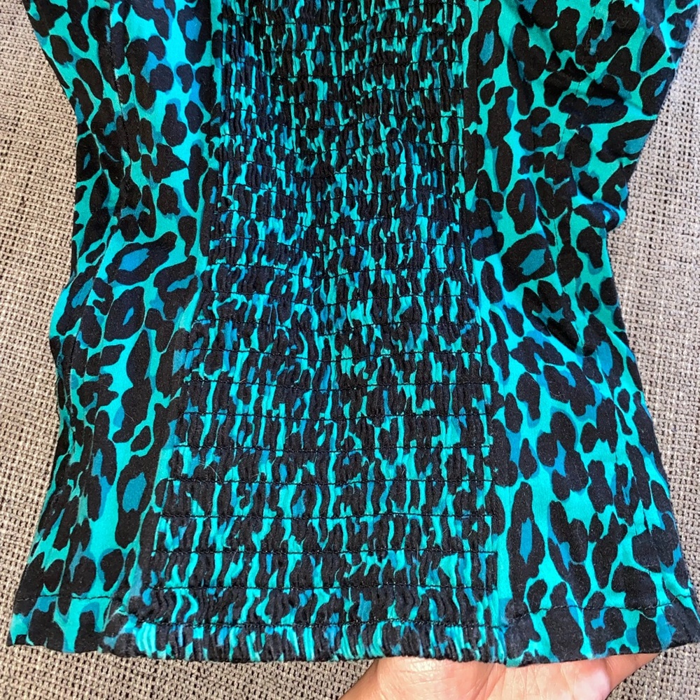 Turquoise leopard top - Picture 4 of 4